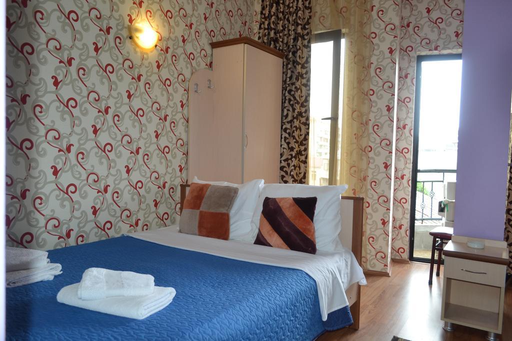 Hotel Elite House Батуми Экстерьер фото